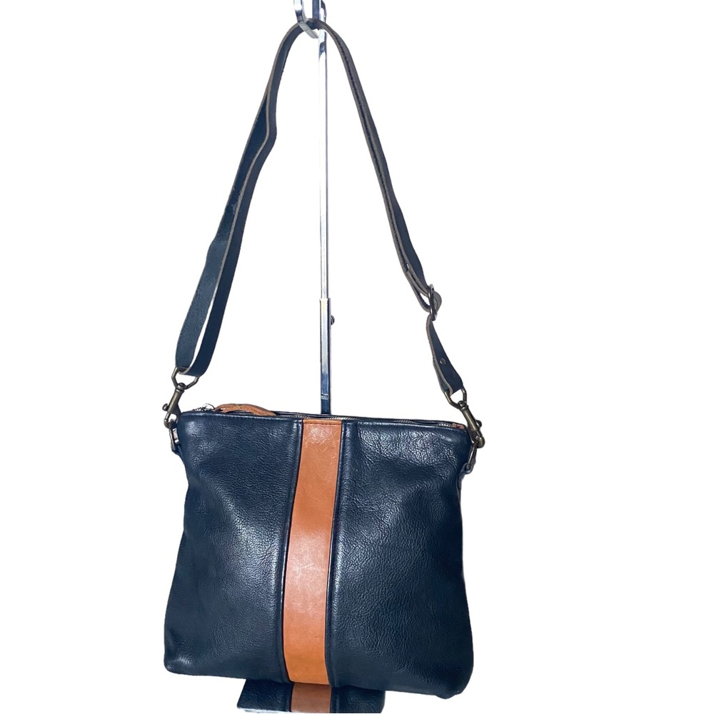 Hunker bag co crossbody bag (BG)